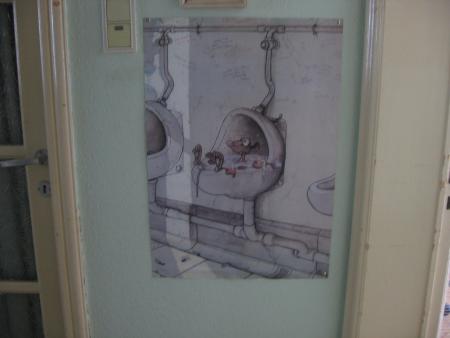 IDEE GENIALE  LE POSTER DANS LE COULOIR .