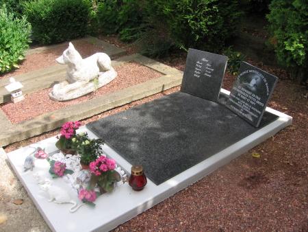 LA SEPULTURE DE NOS PETITS ANGES   .