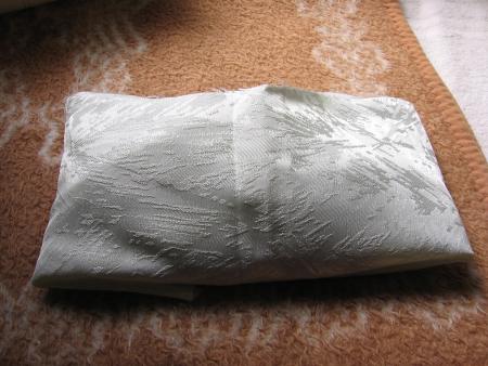 SUZY  DANS SON BEAU LINCEUL BLANC   .