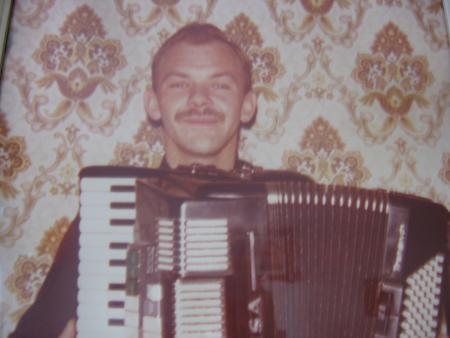 UN PETIT BRIN DE MUSETTE  ( 2 )