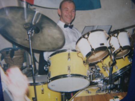 UN PETIT BRIN DE MUSETTE  ( 3 ) .