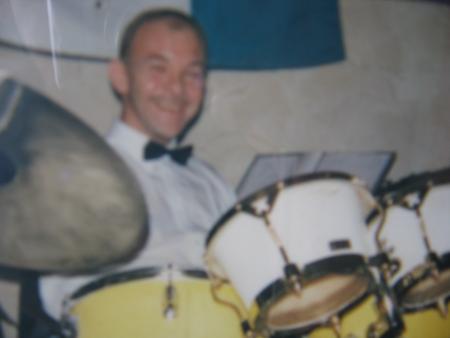 UN PETIT BRIN DE MUSETTE ( 4 )  .