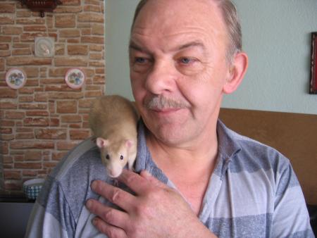 ETANE SE CALME TOUT DOUCEMENT  C' EST BIEN  .