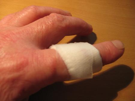 ET CROC LE DOIGT DE PAPY  LOL  .